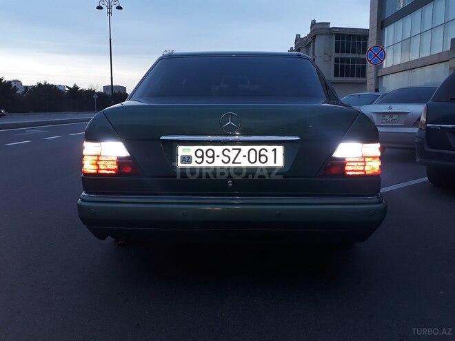 Mercedes E 220 1994, 221,000 km - 2.2 l - Bakı