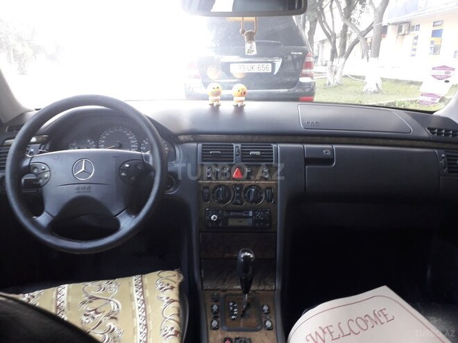 Mercedes E 240 2000, 326,000 km - 2.4 l - Sumqayıt