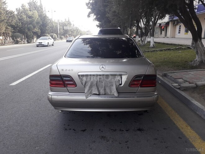 Mercedes E 240 2000, 326,000 km - 2.4 l - Sumqayıt
