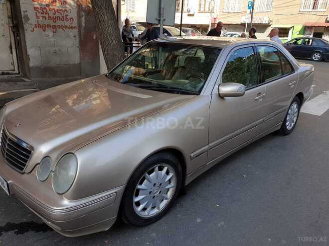 Mercedes E 220 2000, 276,979 km - 2.2 l - Balakən