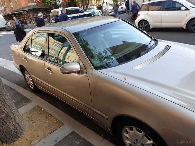Mercedes E 220 2000, 276,979 km - 2.2 l - Balakən