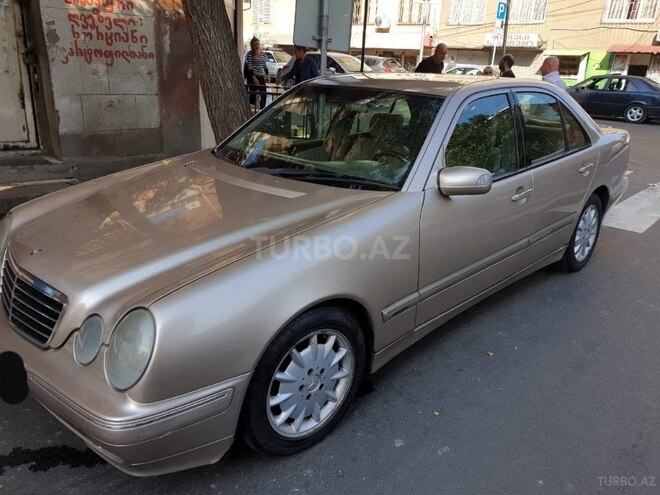 Mercedes E 220 2000, 254,875 km - 2.2 l - Balakən
