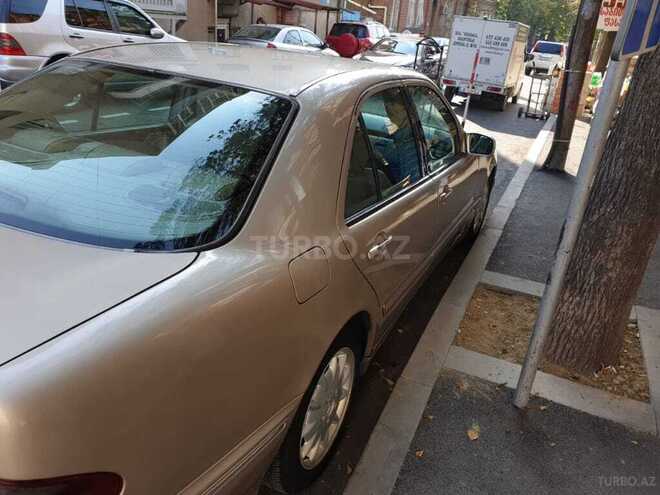 Mercedes E 220 2000, 254,875 km - 2.2 l - Balakən