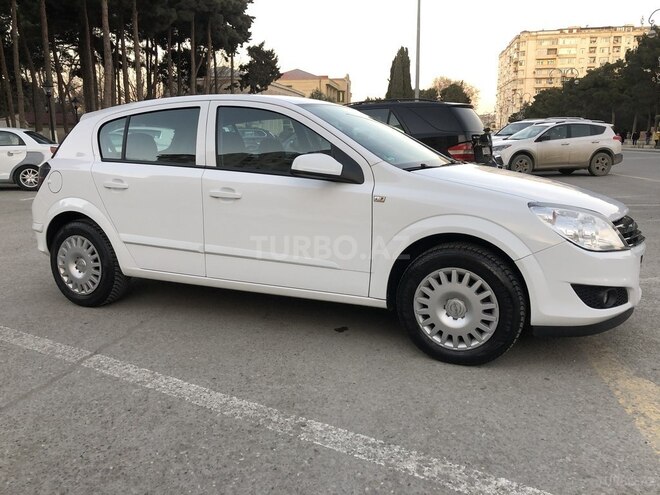 Opel Astra 2009, 179,000 km - 1.4 l - Bakı