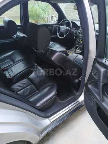 Mercedes E 230 1997, 290,000 km - 2.3 л - Bakı