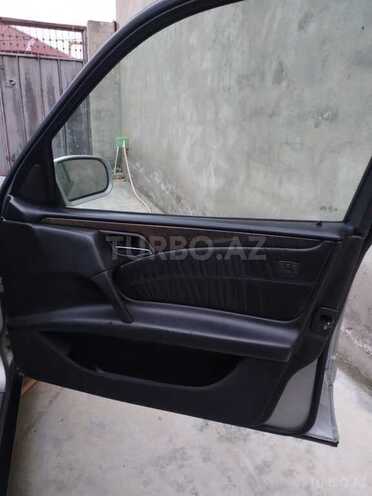 Mercedes E 230 1997, 290,000 km - 2.3 л - Bakı