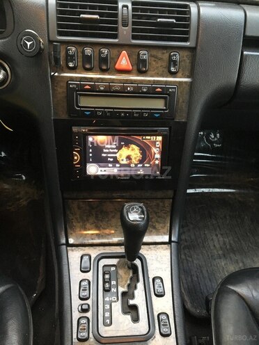 Mercedes E 230 1997, 290,000 km - 2.3 л - Bakı