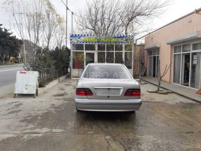 Mercedes E 270 2001, 240,000 km - 2.7 л - Bakı
