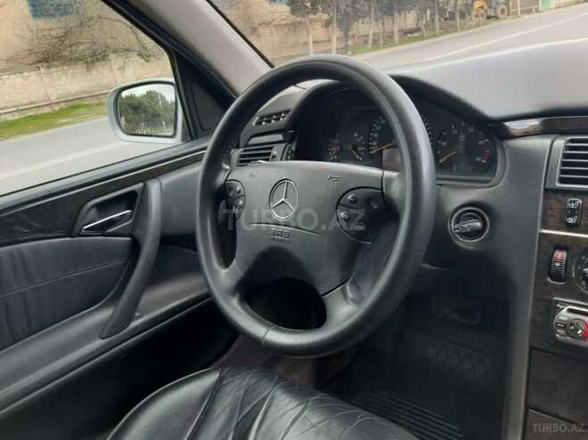 Mercedes E 270 2001, 240,000 km - 2.7 л - Bakı
