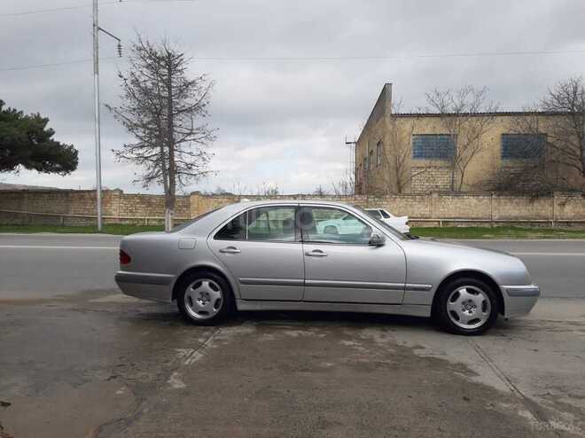 Mercedes E 270 2001, 240,000 km - 2.7 л - Bakı