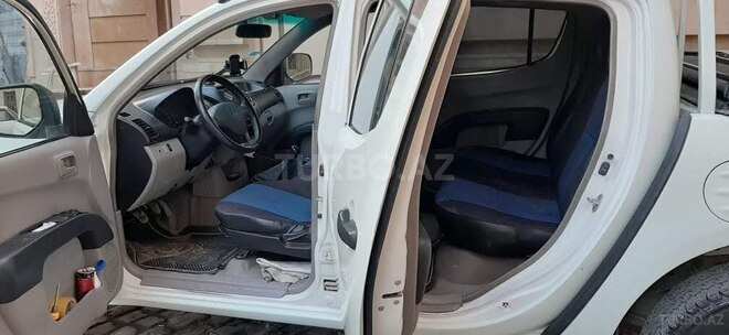 Mitsubishi L200 2007, 330,000 km - 2.5 l - Bakı