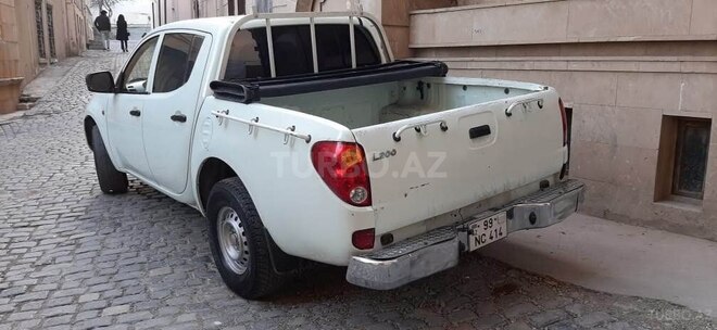 Mitsubishi L200 2007, 330,000 km - 2.5 l - Bakı