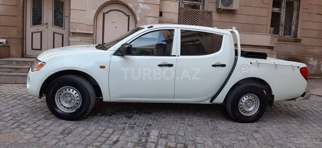 Mitsubishi L200 2007, 330,000 km - 2.5 l - Bakı