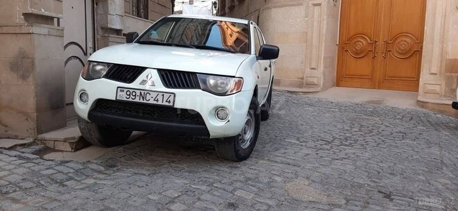 Mitsubishi L200 2007, 330,000 km - 2.5 l - Bakı