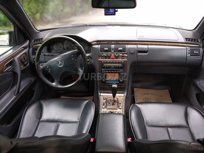Mercedes E 320 2001, 130,000 km - 3.2 l - Bakı