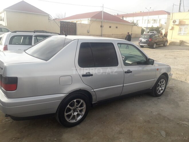 Volkswagen Vento 1998, 230,000 km - 1.8 l - Bakı