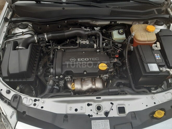 Opel Astra 2010, 251,933 km - 1.4 l - Qazax