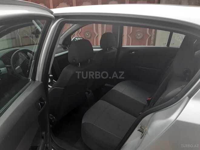 Opel Astra 2010, 251,933 km - 1.4 l - Qazax