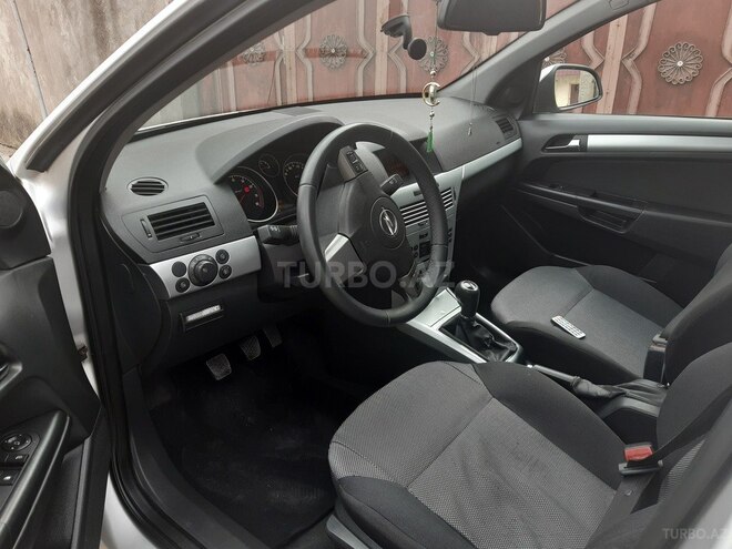 Opel Astra 2010, 251,933 km - 1.4 l - Qazax