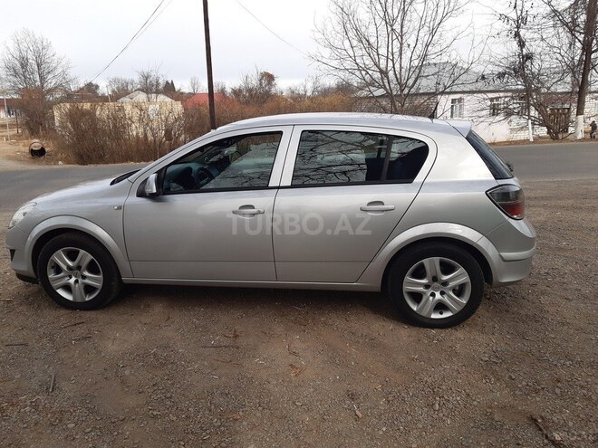 Opel Astra 2010, 251,933 km - 1.4 l - Qazax