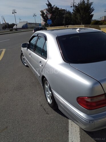 Mercedes E 220 2000, 475,000 km - 2.2 л - Bakı