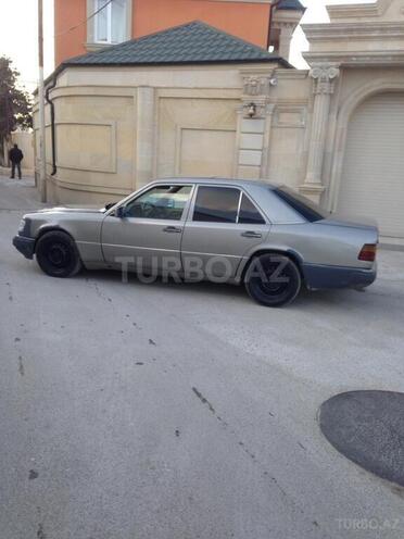 Mercedes E 250 1990, 251,000 km - 2.5 л - Bakı
