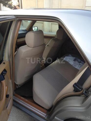 Mercedes E 250 1990, 251,000 km - 2.5 л - Bakı