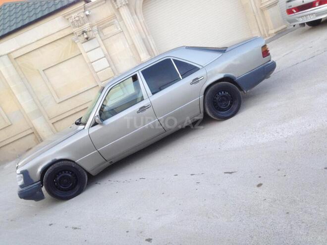 Mercedes E 250 1990, 251,000 km - 2.5 л - Bakı