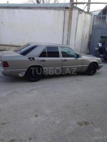 Mercedes E 250 1990, 251,000 km - 2.5 л - Bakı