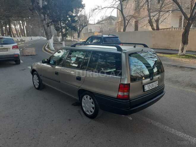 Opel Astra 1995, 228,000 km - 1.6 l - Sumqayıt