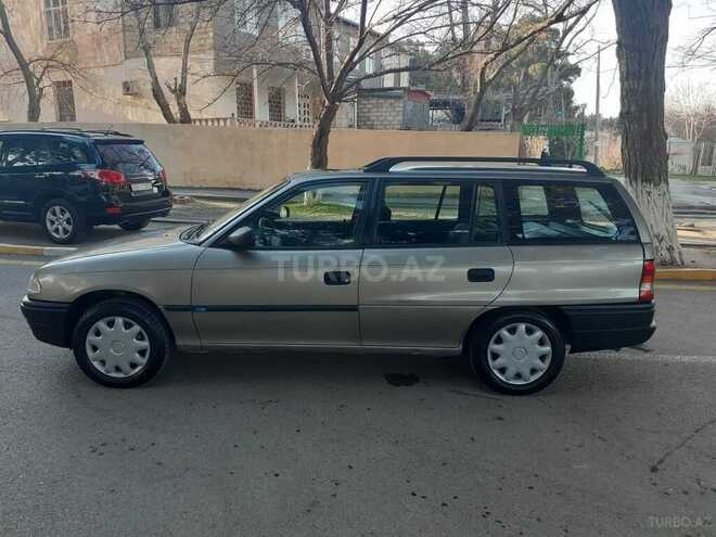 Opel Astra 1995, 228,000 km - 1.6 l - Sumqayıt
