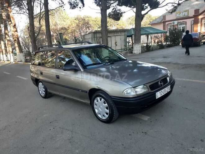 Opel Astra 1995, 228,000 km - 1.6 l - Sumqayıt