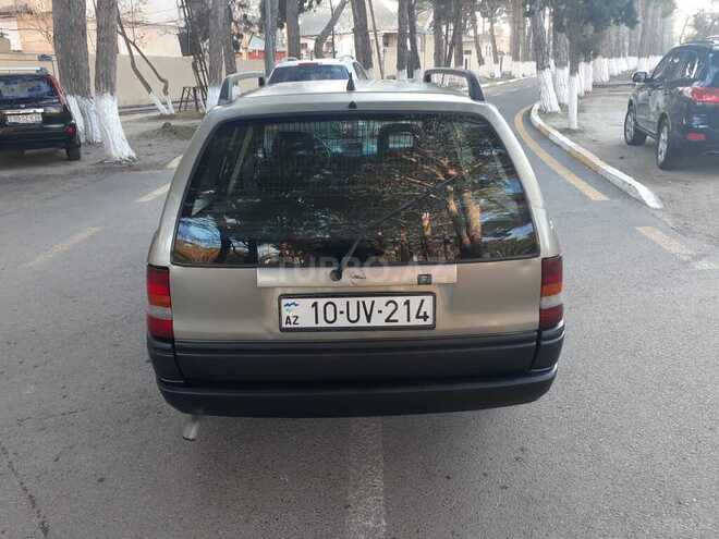 Opel Astra 1995, 228,000 km - 1.6 l - Sumqayıt