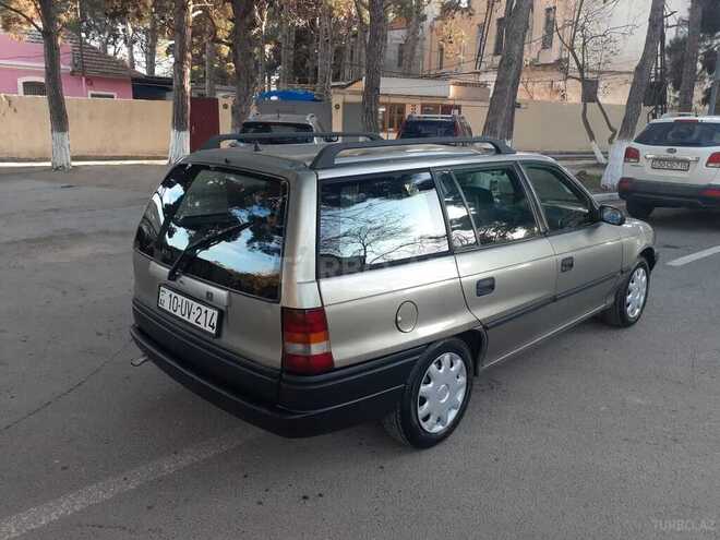 Opel Astra 1995, 228,000 km - 1.6 l - Sumqayıt