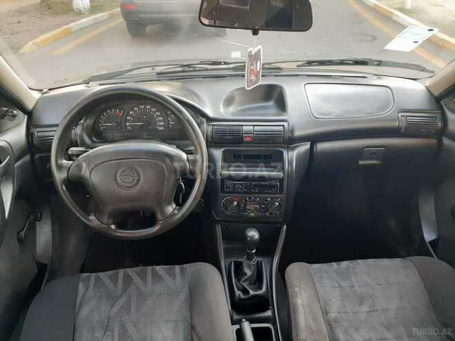 Opel Astra 1995, 228,000 km - 1.6 l - Sumqayıt