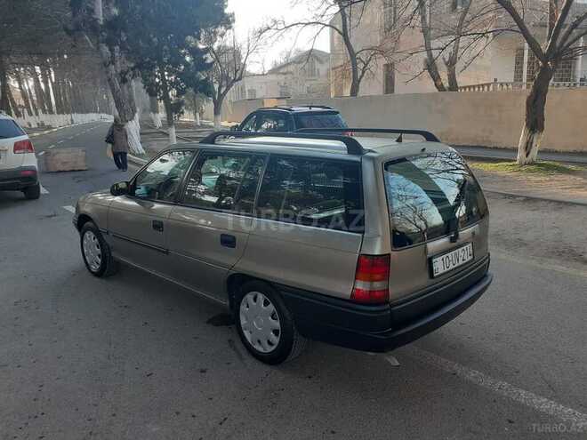 Opel Astra 1995, 228,000 km - 1.6 l - Sumqayıt