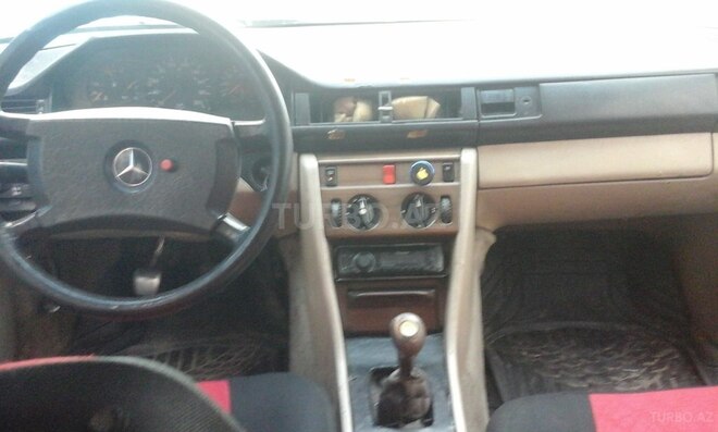 Mercedes E 200 1987, 200,000 km - 2.0 l - Bakı