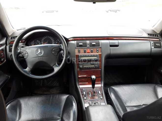 Mercedes E 220 2000, 390,000 km - 2.2 l - Bakı