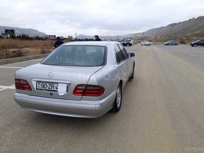 Mercedes E 220 2000, 390,000 km - 2.2 l - Bakı