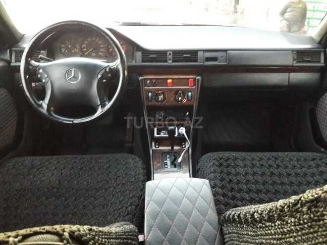 Mercedes E 200 1991, 256,200 km - 2.0 l - Bakı