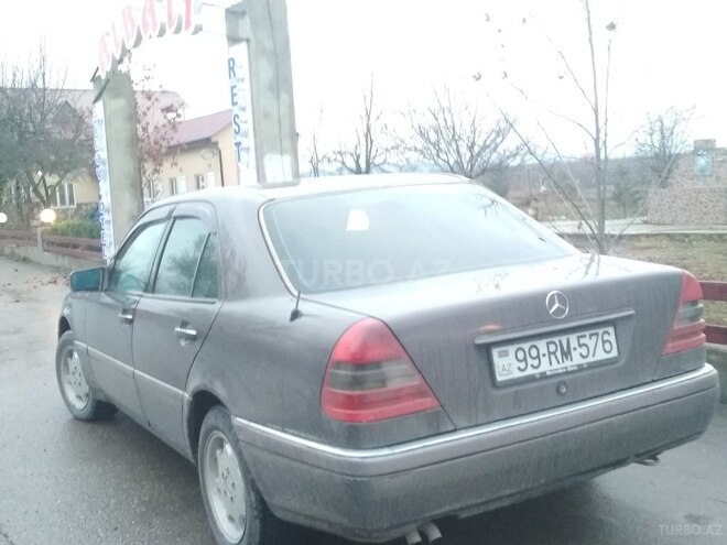 Mercedes C 220 1994, 558,000 km - 2.2 l - Quba