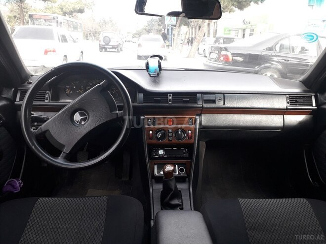 Mercedes E 200 1992, 212,425 km - 2.0 l - Bakı