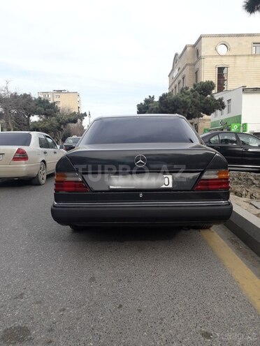 Mercedes E 200 1992, 212,425 km - 2.0 l - Bakı