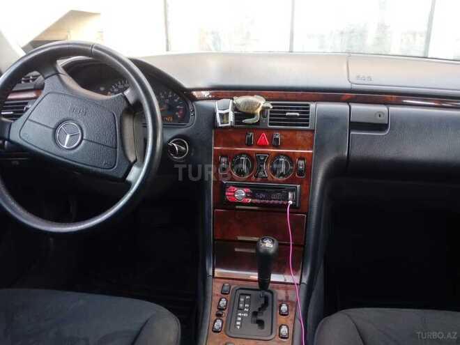 Mercedes E 200 1997, 246,000 km - 2.0 l - Sumqayıt