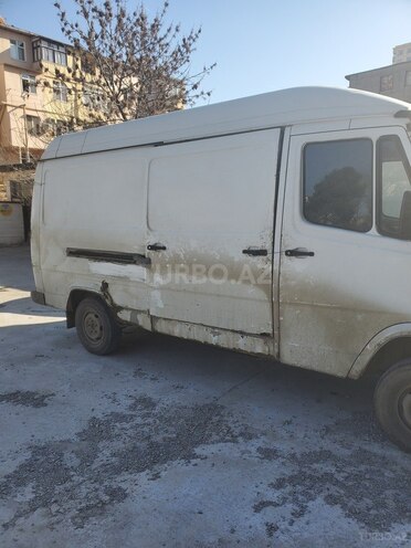 Mercedes 208 D 1990, 250,000 km - 2.2 l - Bakı