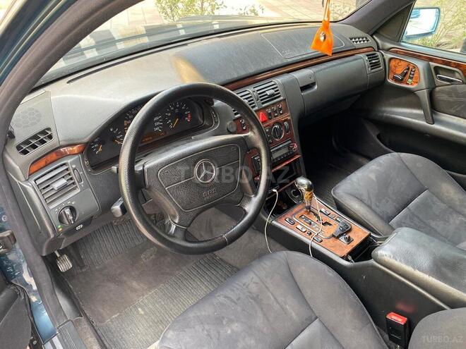 Mercedes E 240 1999, 287,655 km - 2.4 l - Bərdə