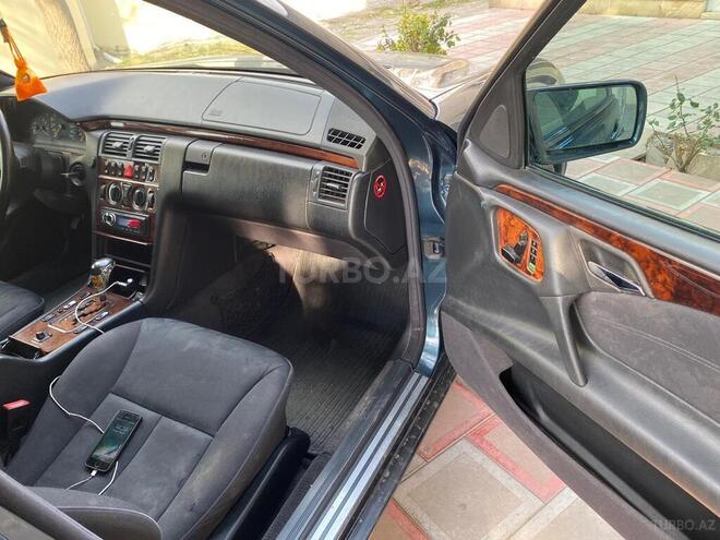 Mercedes E 240 1999, 287,655 km - 2.4 l - Bərdə