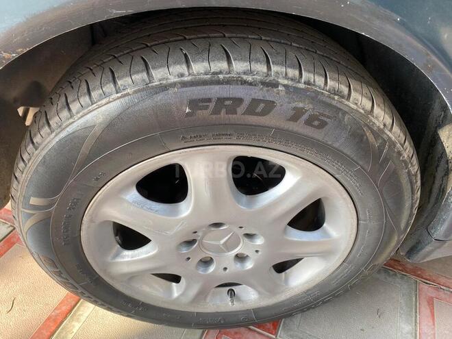 Mercedes E 240 1999, 287,655 km - 2.4 l - Bərdə