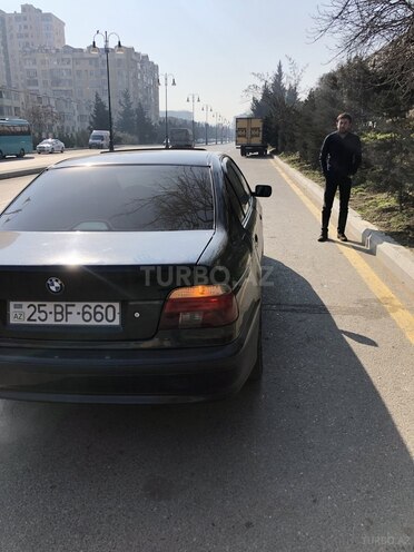 BMW 523 1999, 326,000 km - 2.5 l - Bakı