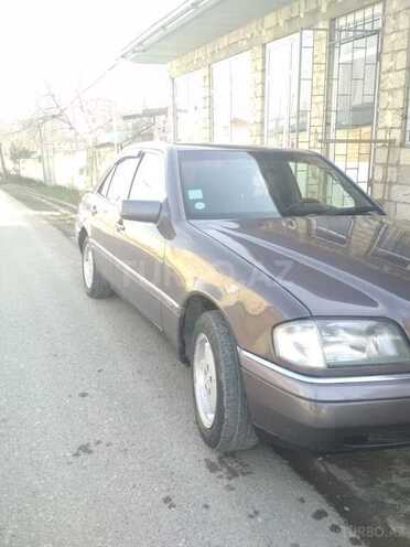Mercedes C 220 1994, 557,800 km - 2.2 l - Quba